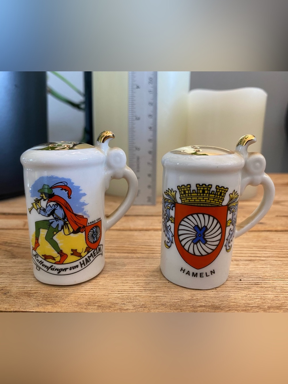 Vintage German Mini Beer Stein Salt & Pepper Shakers Set Pied Piper Hameln Gold